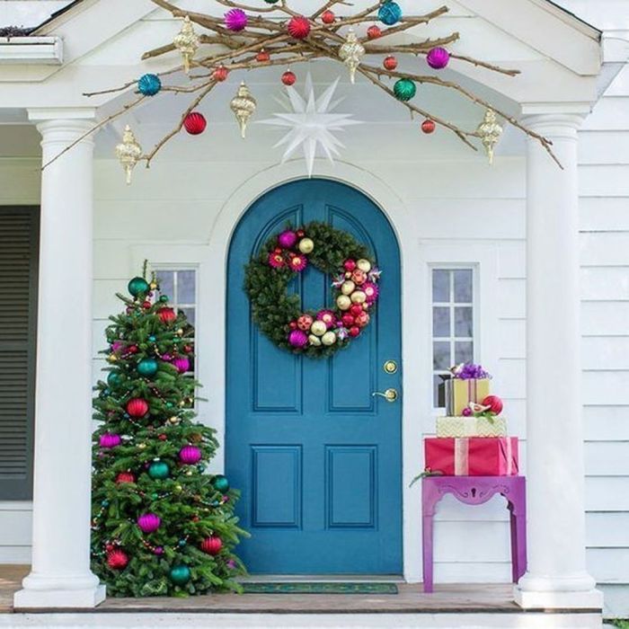 Front door christmas decoration